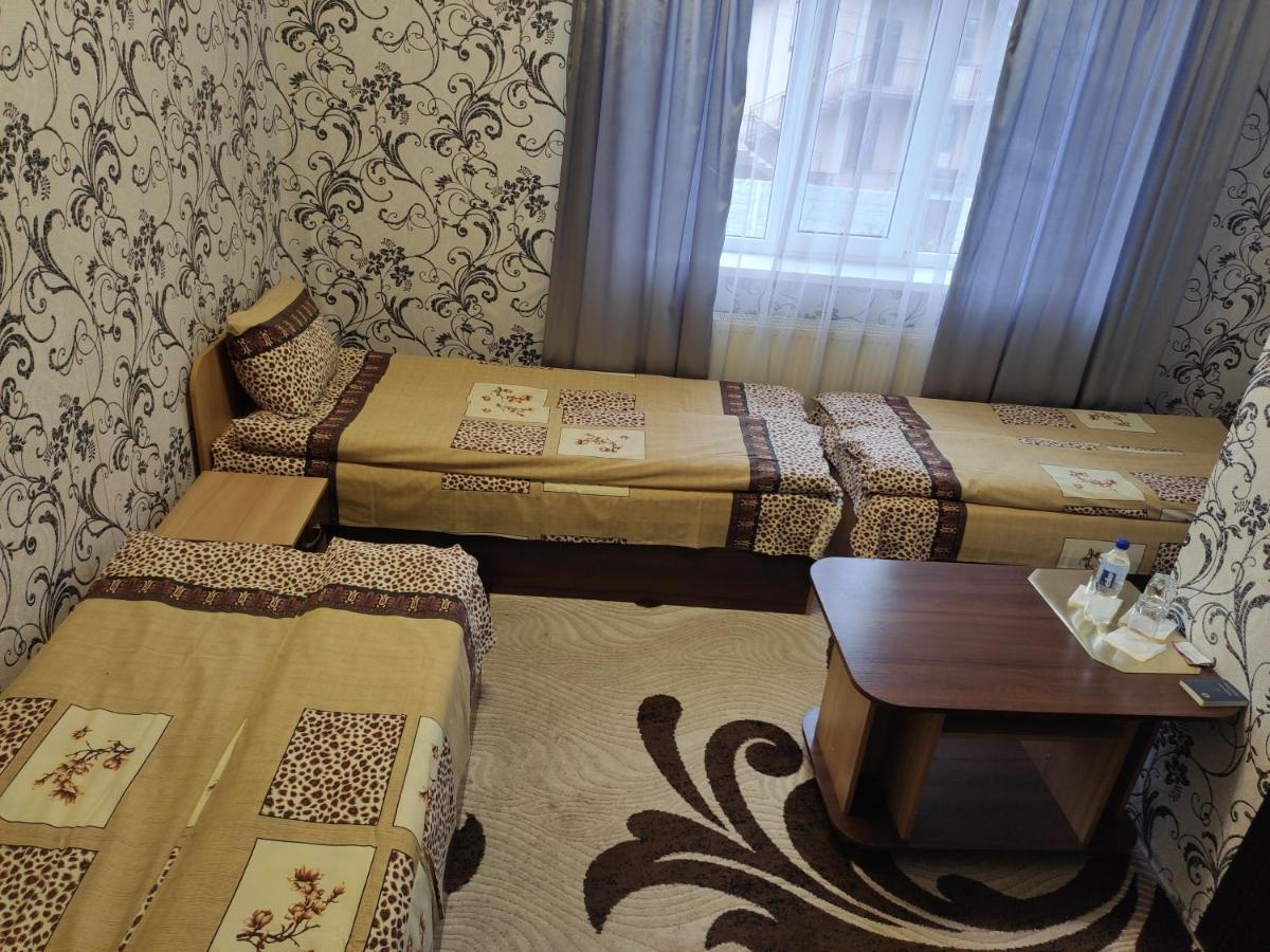 Karavan Hotel Bila Krynytsya  Екстериор снимка