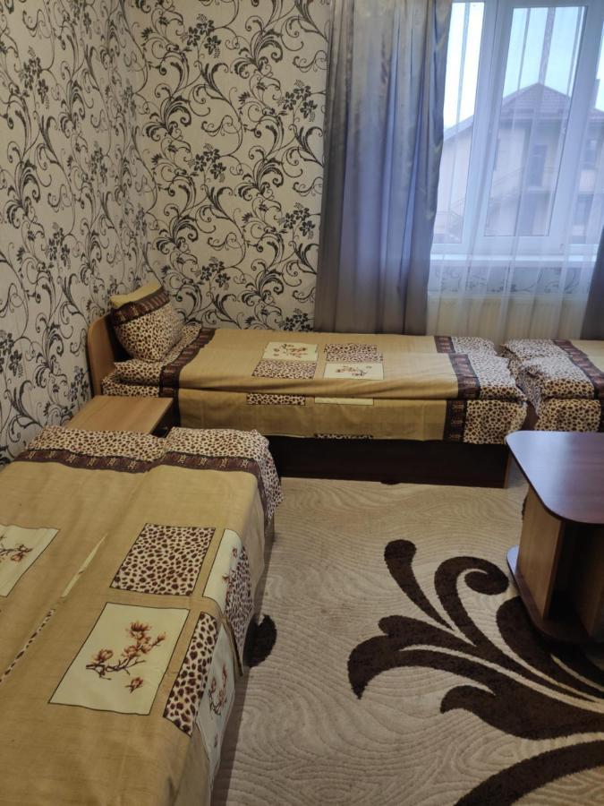 Karavan Hotel Bila Krynytsya  Екстериор снимка