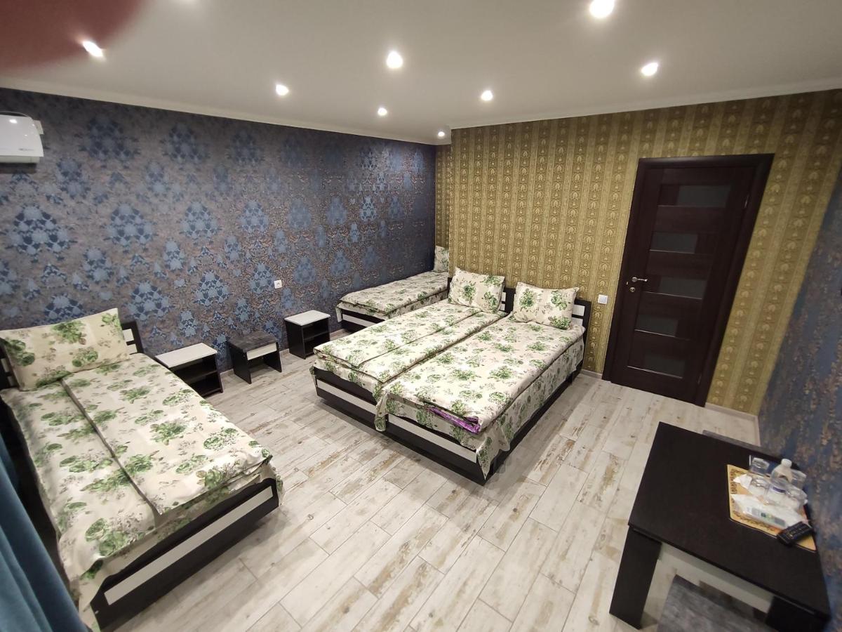 Karavan Hotel Bila Krynytsya  Екстериор снимка