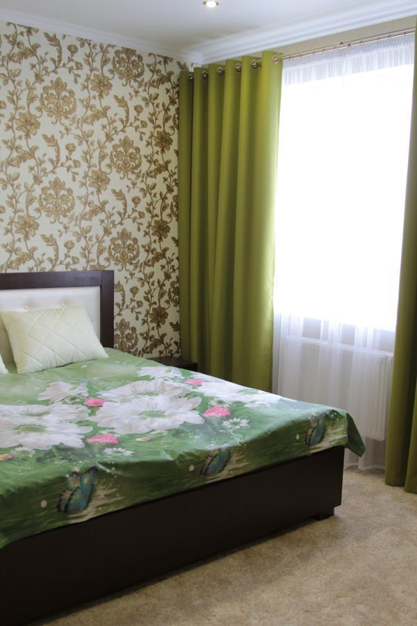 Karavan Hotel Bila Krynytsya  Екстериор снимка
