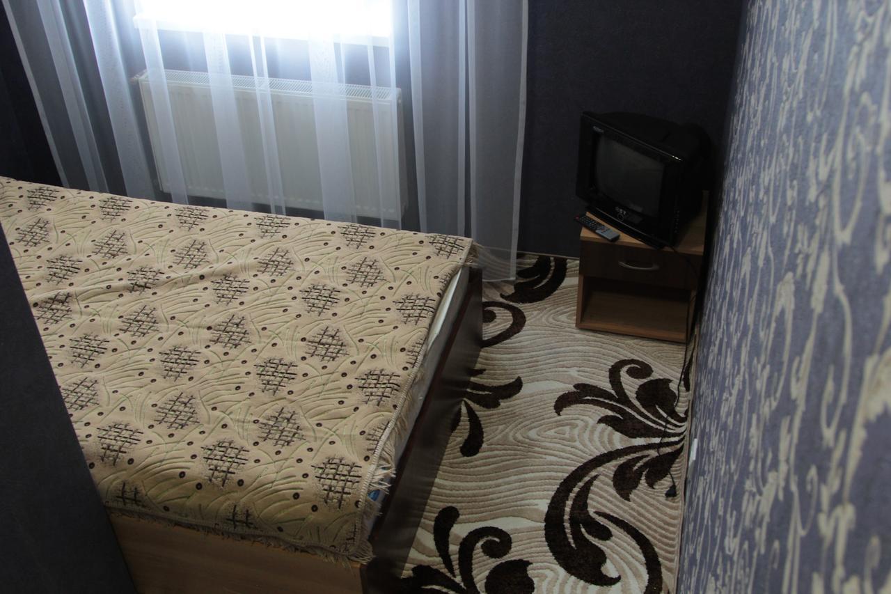 Karavan Hotel Bila Krynytsya  Екстериор снимка