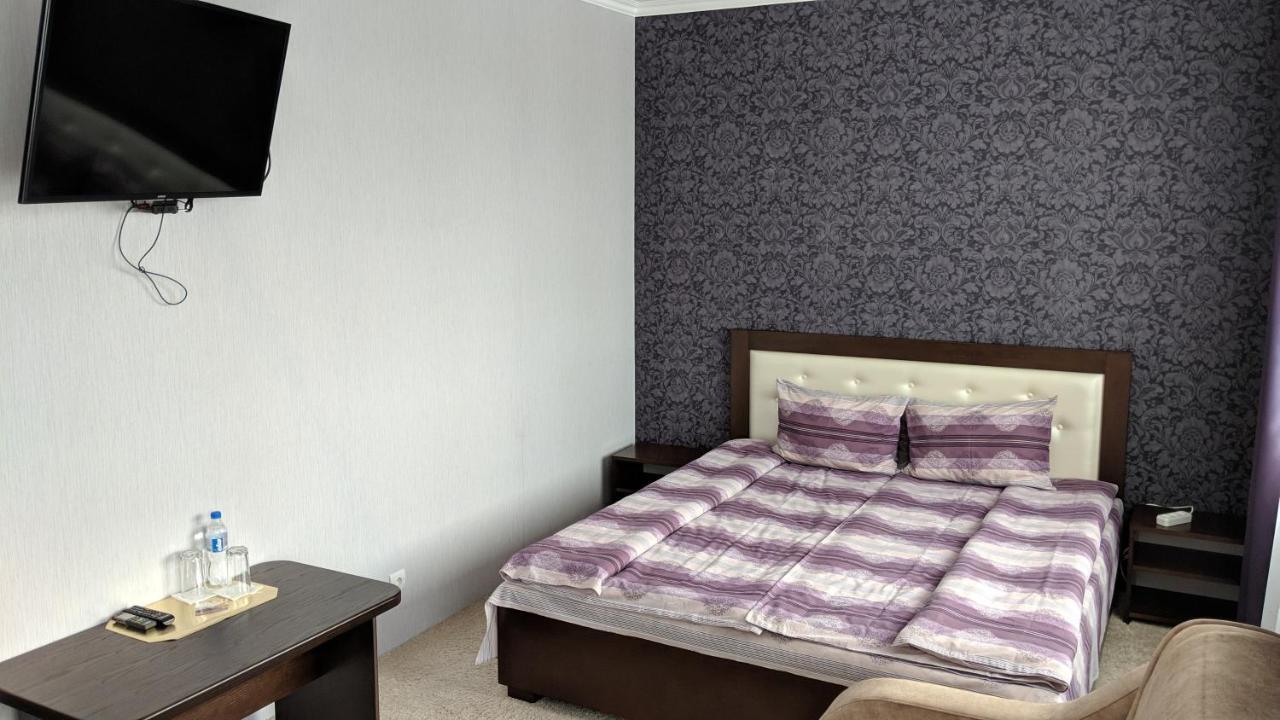 Karavan Hotel Bila Krynytsya  Екстериор снимка