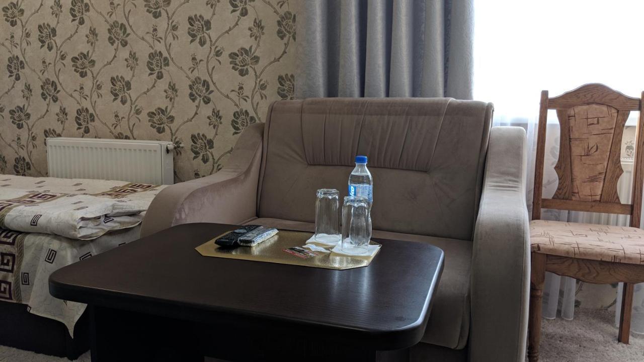 Karavan Hotel Bila Krynytsya  Екстериор снимка
