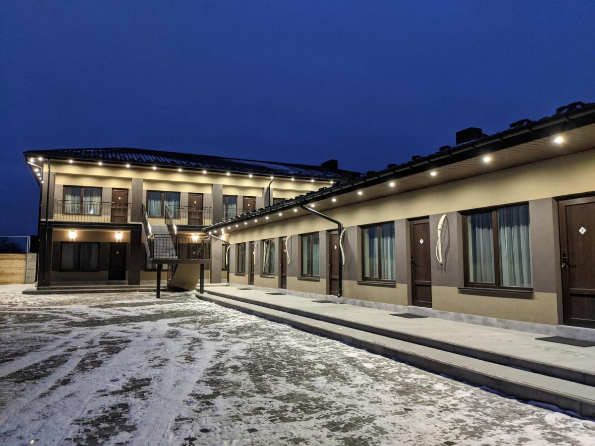 Karavan Hotel Bila Krynytsya  Екстериор снимка