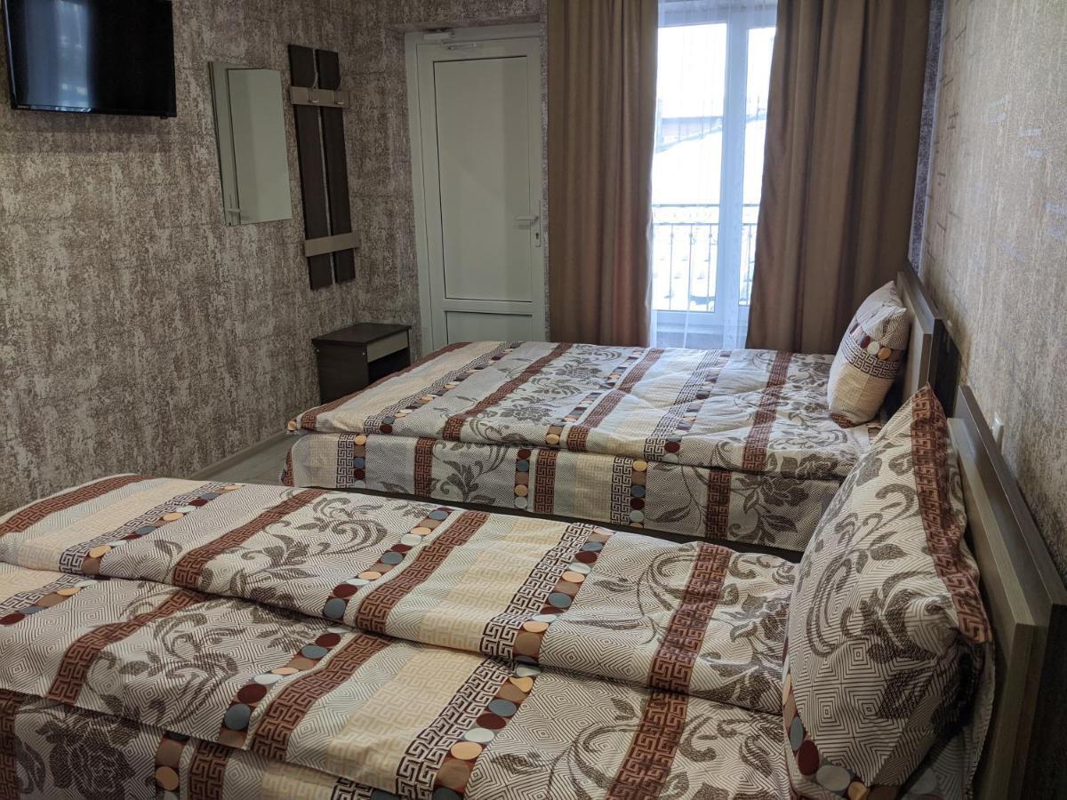 Karavan Hotel Bila Krynytsya  Екстериор снимка